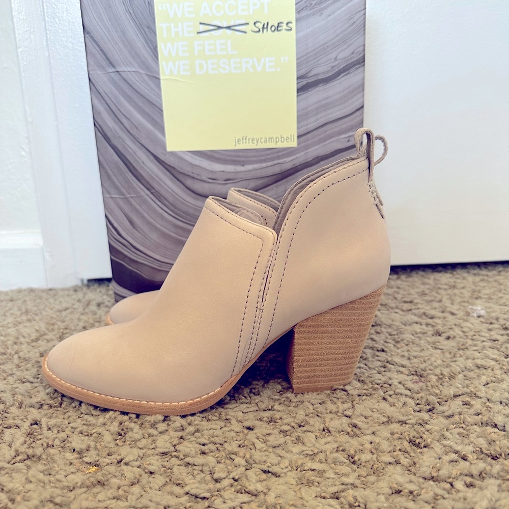SOLD- NWOT Jeffrey Campbell Ivory Leather Stacked Block Heel‎ Bootie Sz 8.5